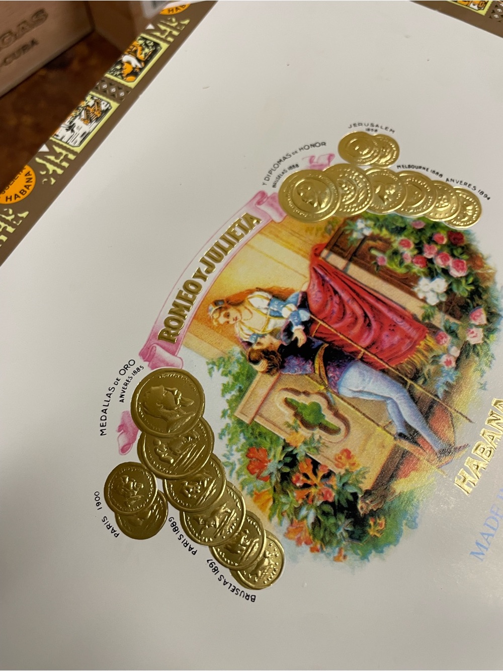 Romeo y Julieta Decorative Cuba Cigar Box Art - Gold & Multi-Color Label